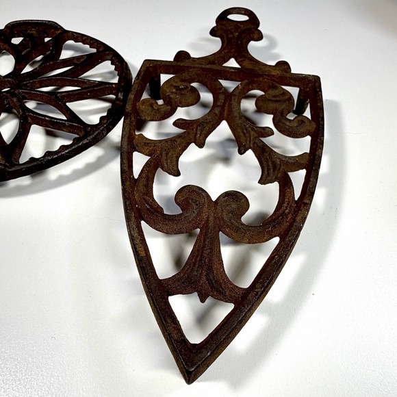 VTG Cast Iron Trivets Ornate Primitive Farmhouse Kitchen Décor Rustic Set of 3 - Picture 5 of 13